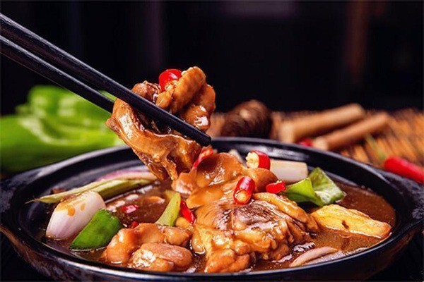 花甲米线黄焖鸡米饭